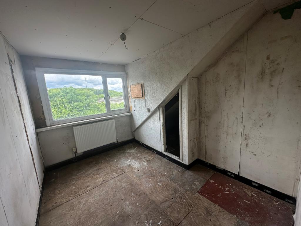 Lot: 157 - CHALET BUNGALOW FOR REFURBISHMENT POTENTIAL FOR EXTENSION - Bedroom three